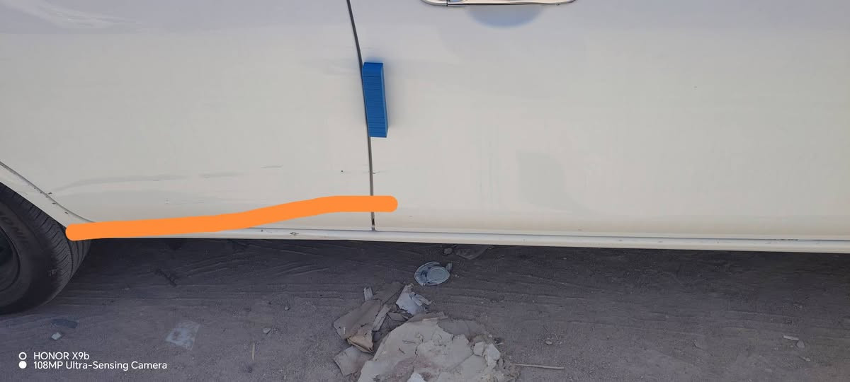 نيسان سني هندي موديل ٢٠٢١ سنوية انتهت قبل شهر ضبط بأسم شركة هيوا أحمد عصمان 
سيارة ماشية 105 فقط  
لاصبغ ولاتبديل ولاضربة  فقط شخوط بالباب الخلفي وجاملغ الامامي يم اللايت  موضحات  بصورة مامصلحات وبيها رصعات شوف العين قليلات. كلش سيارة بديها حلو نصبتها حداديه تخم تاير تبريد كير..////بس ملاحضة المحرك بي صوت جواكيج لاتنقيص ولاتبخير شرط والفيتر نطاني بي شرط سنتين ماعلي شي لان ردت ابدله وكال حرامات تخسر مابي شي  دواخل جديده كلش  والسعر ٩٢ بيها مجال قليل وهاي كل تفاصيل   مكان سيارة بصرة زبير مربد جديد.. ***********///***********//وتساب

