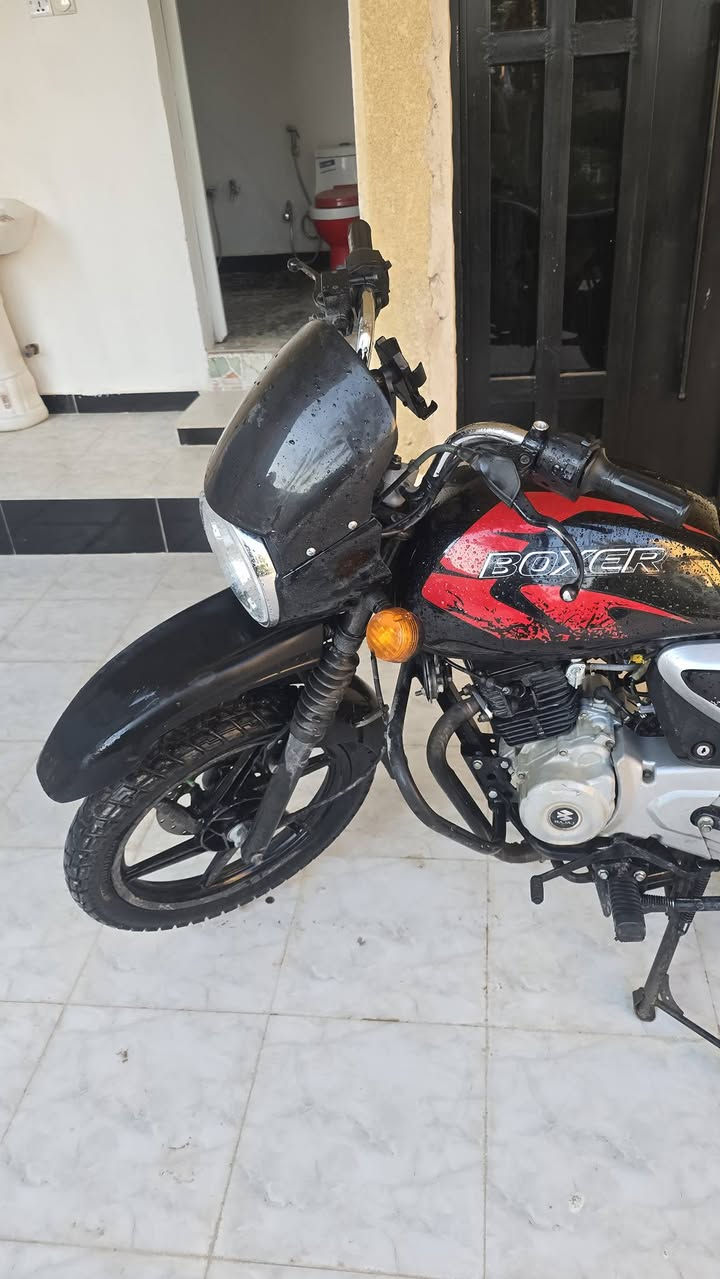 سلام عليكم دراجه بوكسر أوراق سحب  نضيفه كلش ما اشتغل بيهه دلفري اروح بيهه الدوام ورجع مكاني بغداد السعر مليون وميه ***********
