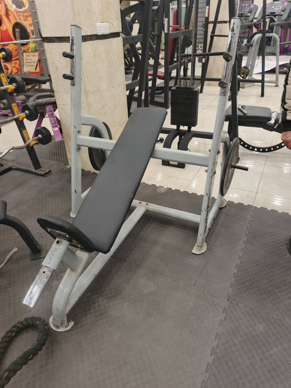 مصاطب البيع مع شف ولمبيه مفردات سعر الوحده 125الف***********
