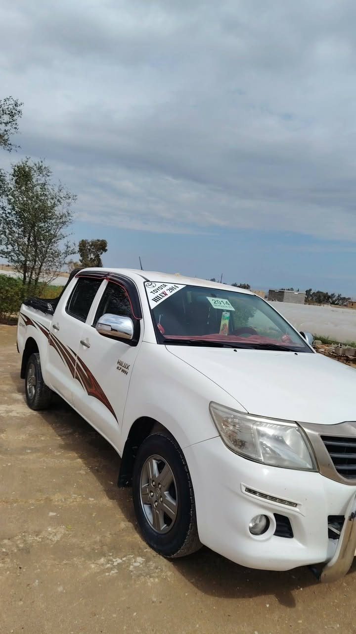 تيوتا للبيع 2014 كويتي بيه بارد موضح بسونار ولباقي كفاله عامه 
السعر 245 بيه مجال حك جيه المكان سامراء سده ***********
