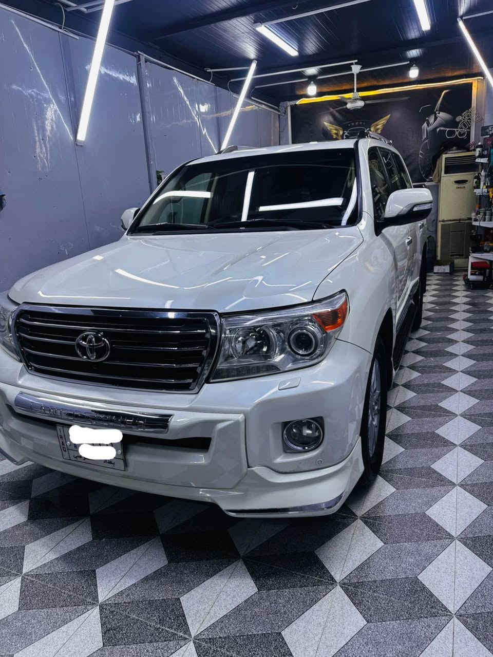 السلام عليكم (من رخصت الادمن )
-سياره لاندكروزر موديل 2015  بريم اصل رقم بغداد ماشيه 184الف (كم) حقيقي 
-مكينه بحاله جيد جدا 
-الكير بحاله جيد جدا
-حداديه +تخم تاير 
فول مواصفات 1/1
-حساس امامي 
-حساس خلفي 
-بصمه تشغيل 
-بصمه ابواب 
-فتحه سلايت 
-كشنات  جلد اصلي 
-كشن كهربائي اثلاث حركات 
-محرك 6سلندر 
- 8 ايرباك
-زراكات لايت 
-مري شفط وقلاب 
-مثبت سرعه 
-ثلاث قطع تبريد 
-شاشه كبيره 
-مطفايه حريق 
باقي التفاصيل المواصفات معروفه  
السعر :385$
للاستفسار الاتصال ب الرقم 
***********
ملاحظه :السياره شرط الفحص +السونار مع الصور 
المكان :بابل حله المركز
