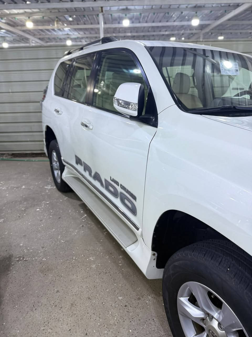 السلام عليكم برادو TXL. 2011 مكفوله من كلشي بيه بس بارد بسيط بلباب الخلفي رقم وهزه جديد السعر 275 وبيه مجال السياره جديده بعده بدون صبغ بدون تبديل العنوان بغداد الشعب الاستفسار ***********
