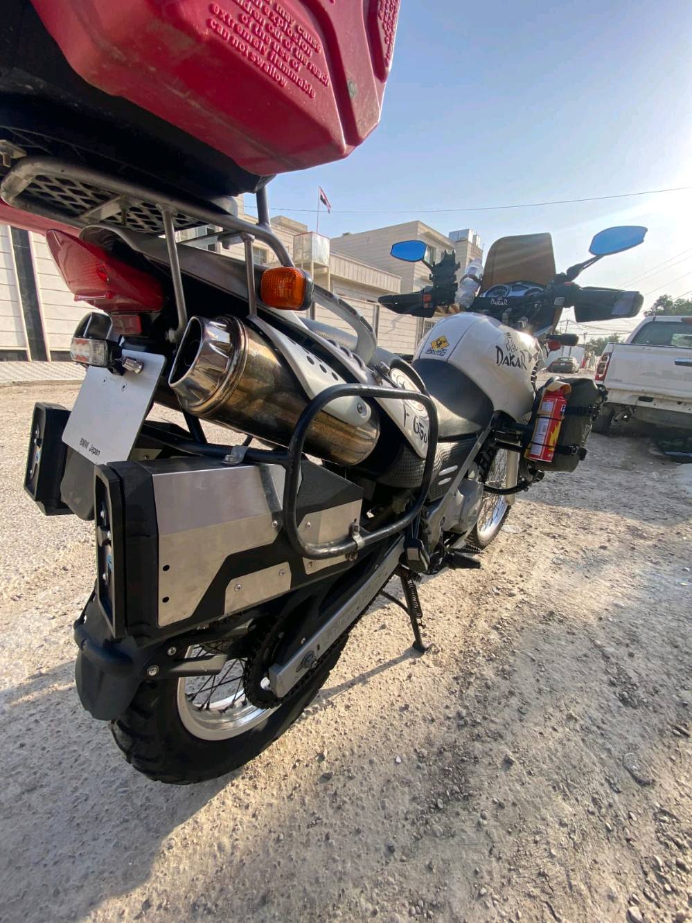 بغداد الدورة -ابو دشير 
السلام عليكم مكلف بنشر  دراجه  BMWجي اس محرك 650 دراجه عليها تزويد كامل مناقصاها اي شي فقط بدل دهن وطلع وين معجبك محرك مقفول تجي تاخذ دراجه من البيت وين ميعجبك وديها اي فيتر 
دراجه عليه جنط بانزين اصليات عليها جنط جوانب عليها بلوجكترات اصليه عدد ٦ فدراليه خلفيه عليها ويا تشغيل دراجه نقصها فقط رقم ينفتح ترقيم متكلف غير ٥٠٠ لو ٦٠٠ موديل ٢٠٠٢ دراجه ماشيه ٤١ الف رقم صاحب دراجه ***********