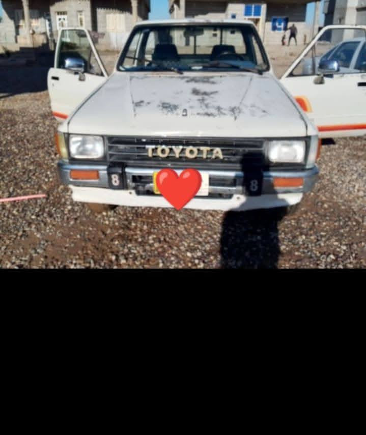 السلام عليكم سياره للبيع تويوتا موديل 1988نظيفه لا يوجد فيها ضررا العنوان مخمور قرية جديده رقم صاحب السيارة ***********
