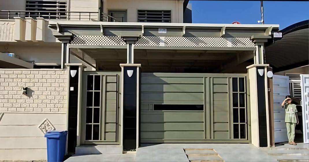 بسم الله الرحمن الرحيم السلام عليكم توجد لدا حداده ايليان عمل بوب وشبابيك +بوب خارجيه+سقايف +كرفانات متحركه وثابته ومناير جامع وب انسب الاسعار التصال على رقم ***********
