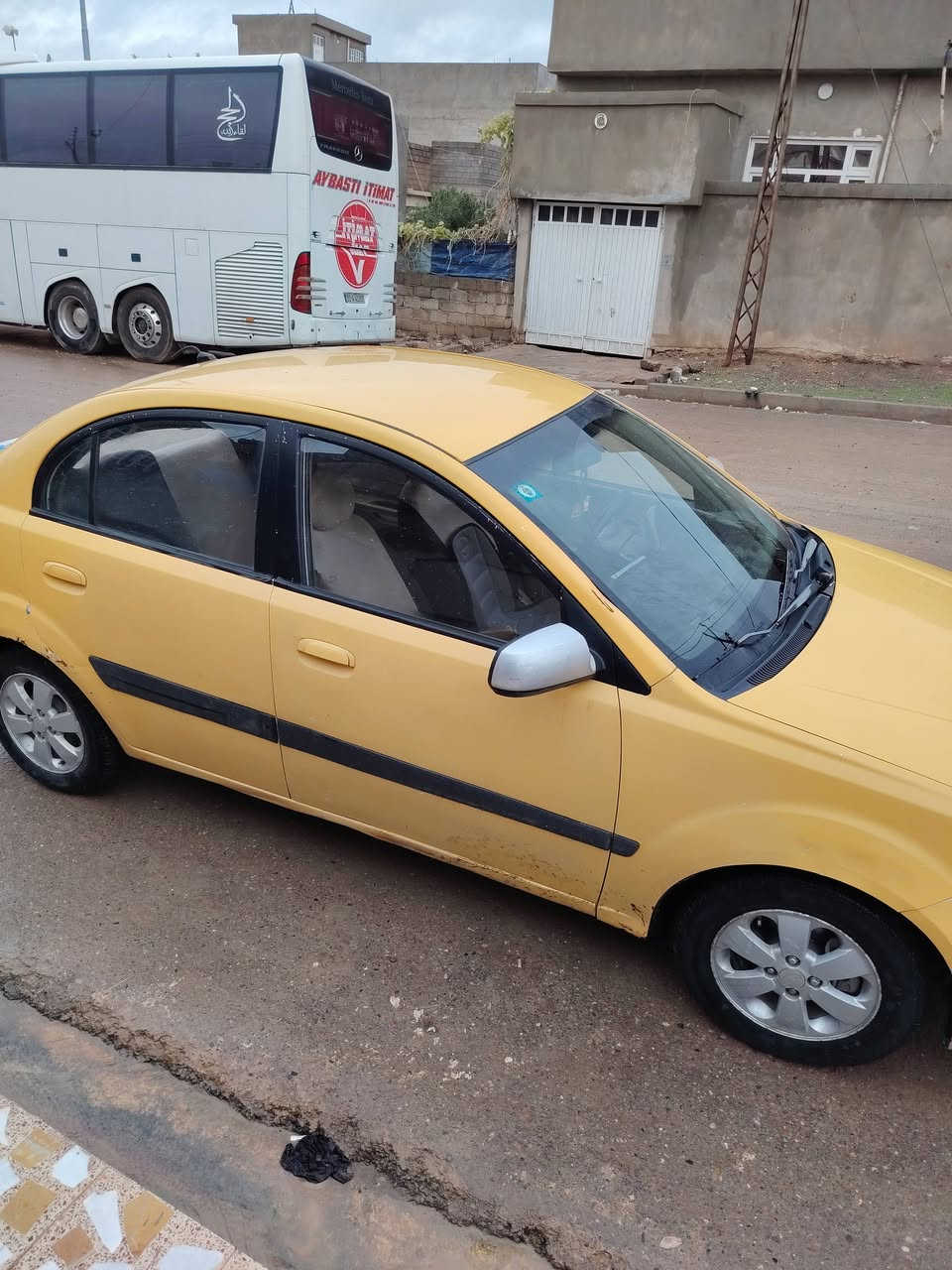 كيه ريو 2009 فول موصفات بس كير عادي مكينة 16
***********كورك
***********اسيا
