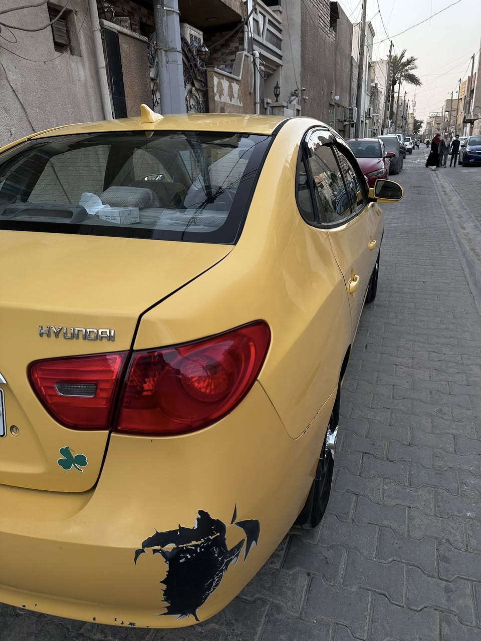 سلام عليكم للبيع النتره 2010 السياره بسمي السياره حلوه جاهزه السياره ممشتغله تكسي مكينه  20000  السعر 90 بيها مجال قليل حق جيه  السياره بالحقيقه احلى من الصور وكلش متعوب عليها السياره ***********
