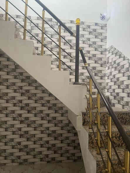 بيت للبيع مساحه البيت 50مترالواجهه اربعه اونص كافة الخدمات مجمع انوار كربلاء شارع الرابط /*********** /***********
