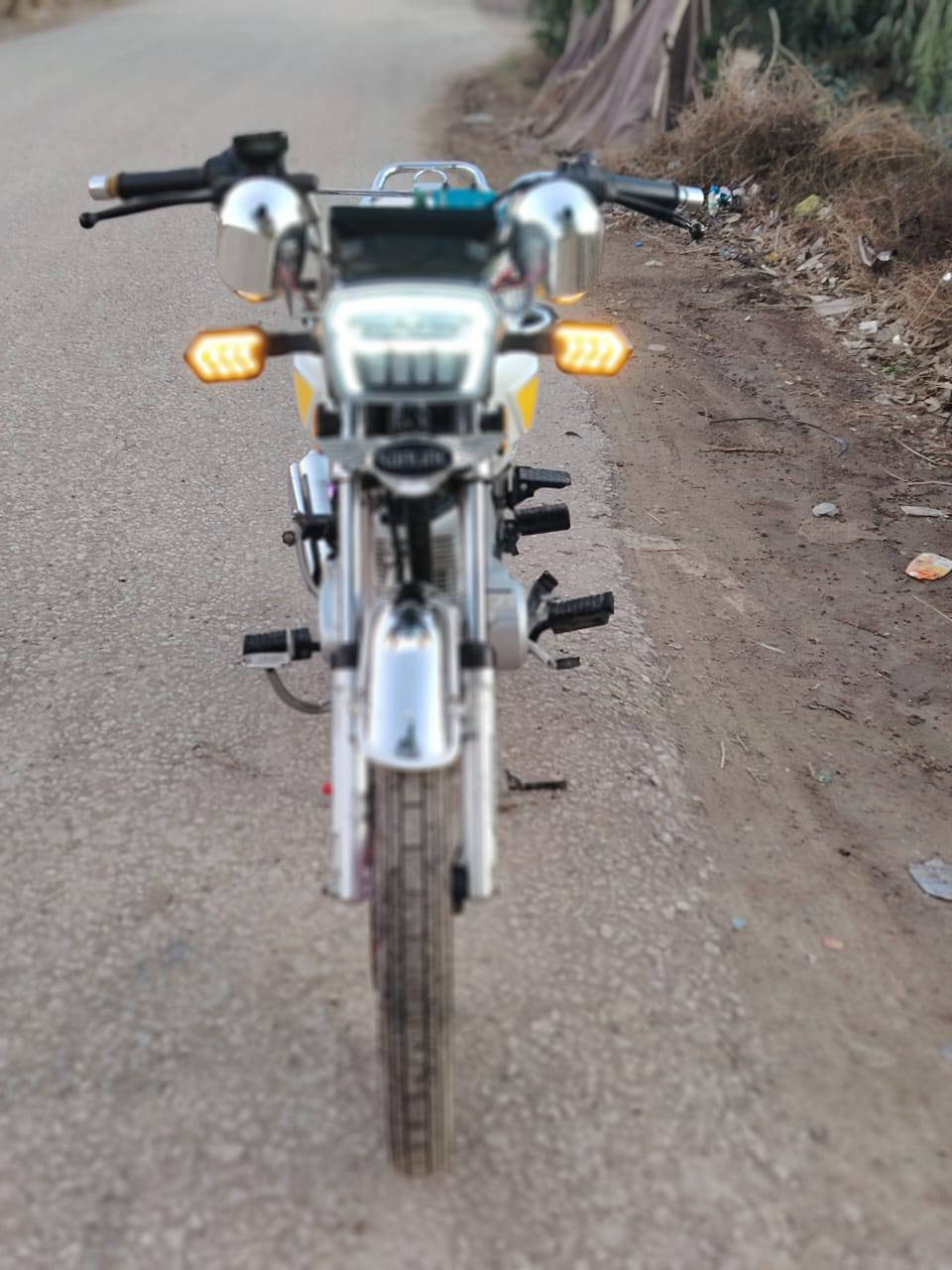 السلام عليكم سونيك للبيع خمسه قير موديل 25 اوراق مكاني الحله حمزه الغربي السعر 675 الرقم الاتصال ***********
