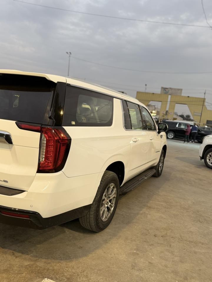 سلام عليكم  من رخصت الادمن. جمسي 22امريكي حادثه موجود بل منشور قطع وحده ماشي 200ك السياره نضيفه وحلوه التعجب السياره يخابر ويدلل رقم راعيه ***********
