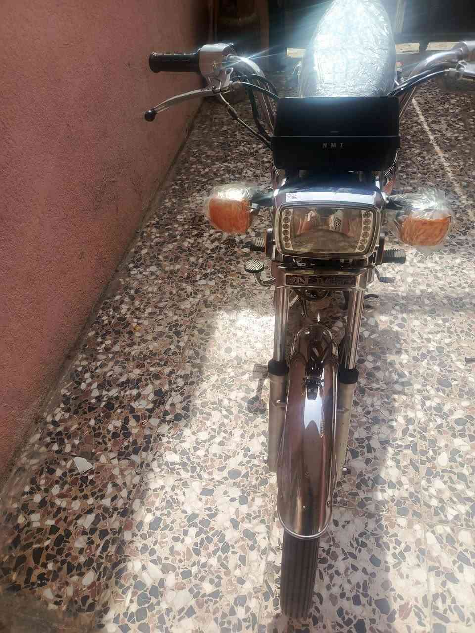 السلام عليكم شباب دراجه البيع نامه باب اول شلامجه
بدون بدون اوراق 

مكفول كفاله 

موديل 25 

المكان المجر الكبير وهاذ رقمي *********** المو شراي لا يتعبني خاص هم متواجد 

السعر 850 وبيه مجال حك الجيه اطيحلك وملاحظة لحد يكسر الحلال العالم وشكرا
