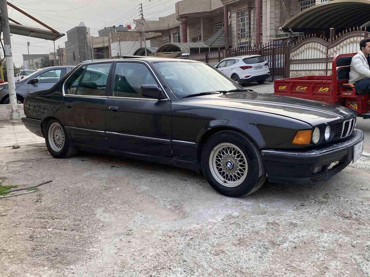 سلام عليكم
735 اصل تكمه وسنويه وبليته
موديل 91 
كير ومحرك جدد 
داخل مخمل جديد 
صدر امامي وخلفي جديد
بدون ظربه ولا خياس شرط الفحص
فتحه سلايد وشغال 
رقم بغداد مشروع وطني تحويل مباشر 
مكان السياره بغداد السيديه 
السعر 57 وبيها مجال 
*********** ابو يوسف
