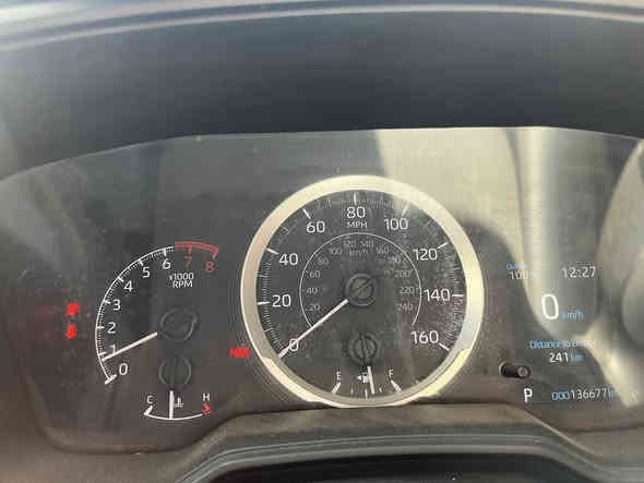 السلام عليكم 
كورولا وارد امريكي 2020 le الضرر موضح بالصوره بالاضافه بيها بارده جاملغ خلفي للسايق وبارد إصبعين جاملغ امامي فقط 
معروف مواصفاتها شاشه كامره بريك هولد 
السياره ماشيه 141 الف وقابل للزياده  السياره حلوه نشطه مناقصه برغي جاهزة من كلشي 
السعر 135 ورقه وبيها مجال
مكاني كاظميه 
***********
