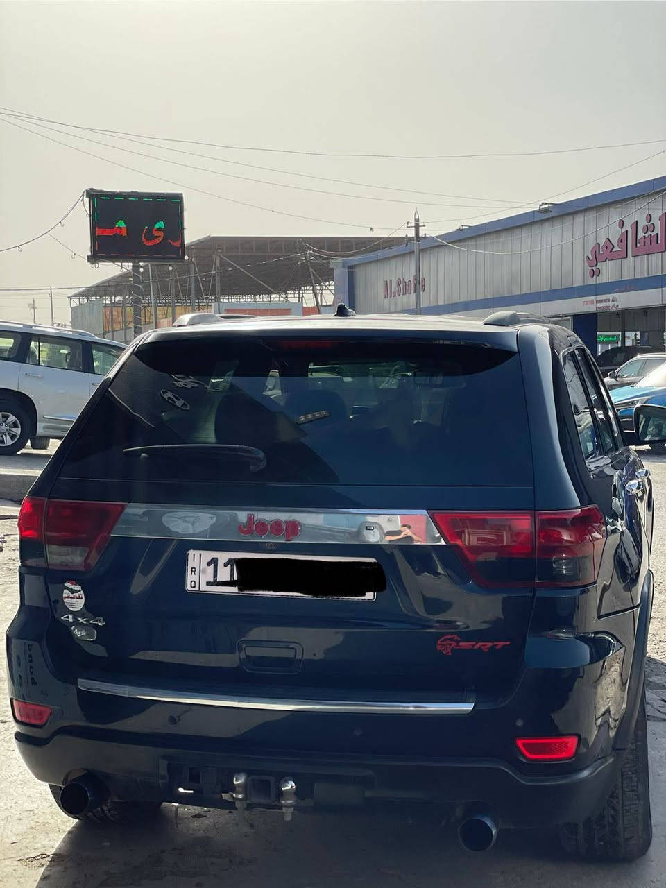 سلام عليكمJeep   LIMITED
*جيب اوفر لاند
*محرك السيارة: 5700/V8 🔥
*الكير : اوتوماتيك
*العداد :160 
*لون : ازرق سمائي 
*الموديل : 2011
*السياره وارد أمريكي
*لسياره مابيه نقص برغي ✅
*الحالة او نوع الضرر :بابتين الصدر 

*الـــــــمــــــوأصــفــات🔥
*4x4 
*كامراه خلفيه 
٫ بونوراما 
*تحكمات بل ستيرن
*وشاشه اعطال 
*لون الداخل السياره : اسود  و مطعم بصاج بل دشبول والبيبان
*تخم تاير جديد✅
*( ترهم مراوس)
*العنوان :بغداد البياع 
*للتواصل 👇
************
************
