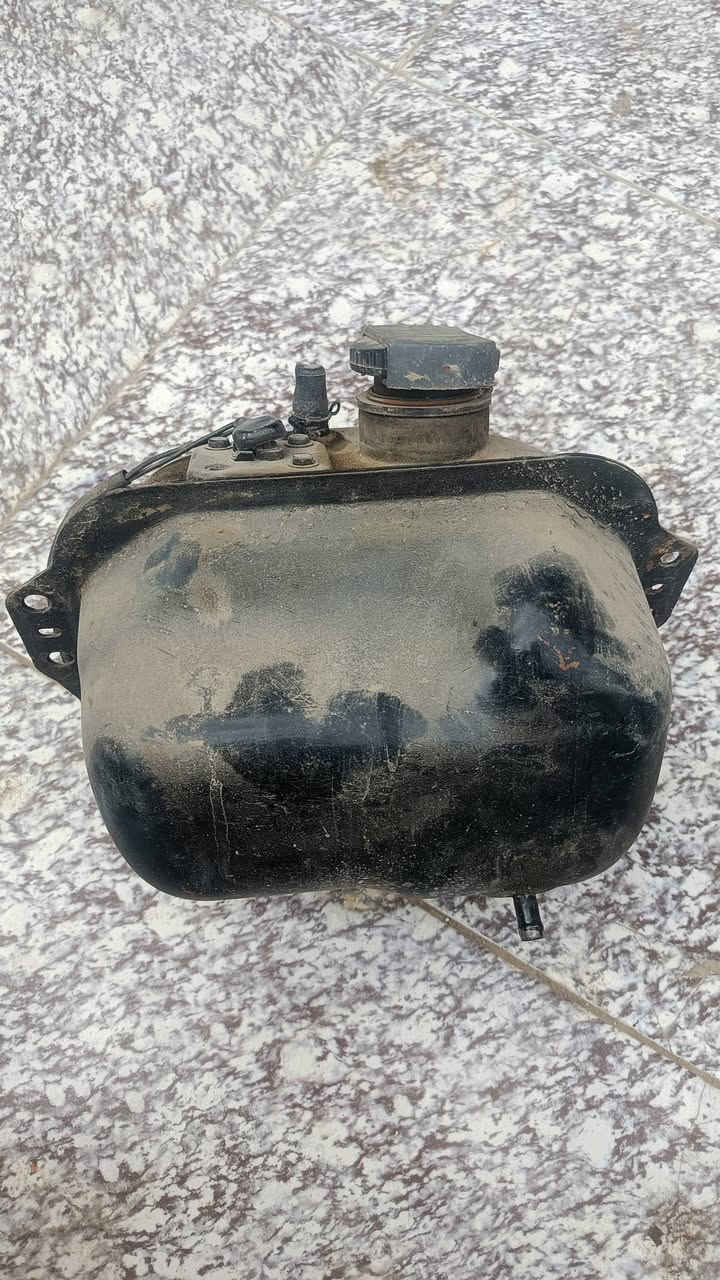 سلام عليكم
حاضن هو وآل كاعيه 30
التانكي 20
الوياله30
سعر قفل 
ناصريه مركز
***********
