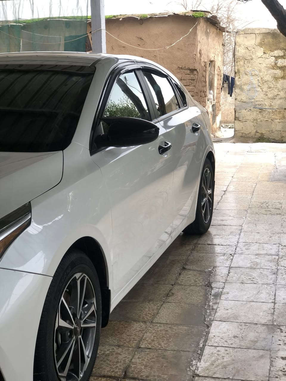 السلام عليكم 

سياره كيا فورتي موديل 2023  نص فول 
 
لون ابيض 

رقم السياره نينوى 

بيه حادث شبل ع طول ال بوند شرط ما واصل دواخل 

تحكات ستيرن 

ملاحضه السياره محرك مفتوح بس شرط ما ملعوب بل محرك بس قبق المحرك مفتوح ابيع مفتوح 

مكان السياره موصل 

***********
