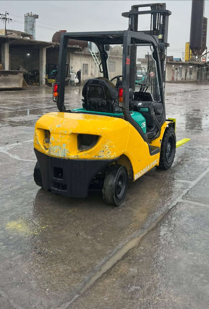 للبيع رافعة شوكية 
كوماتسو موديل 2011 طنين او نص 
جوب عالي 3 حركات يمين + يسار  كير محرك بشرط 
فول موصفات  (زجاج امامي + تدفئة)رافعة بلادي وضع شركة 
سعر 80 ورقة للاستفسار اتصال ***********📞
