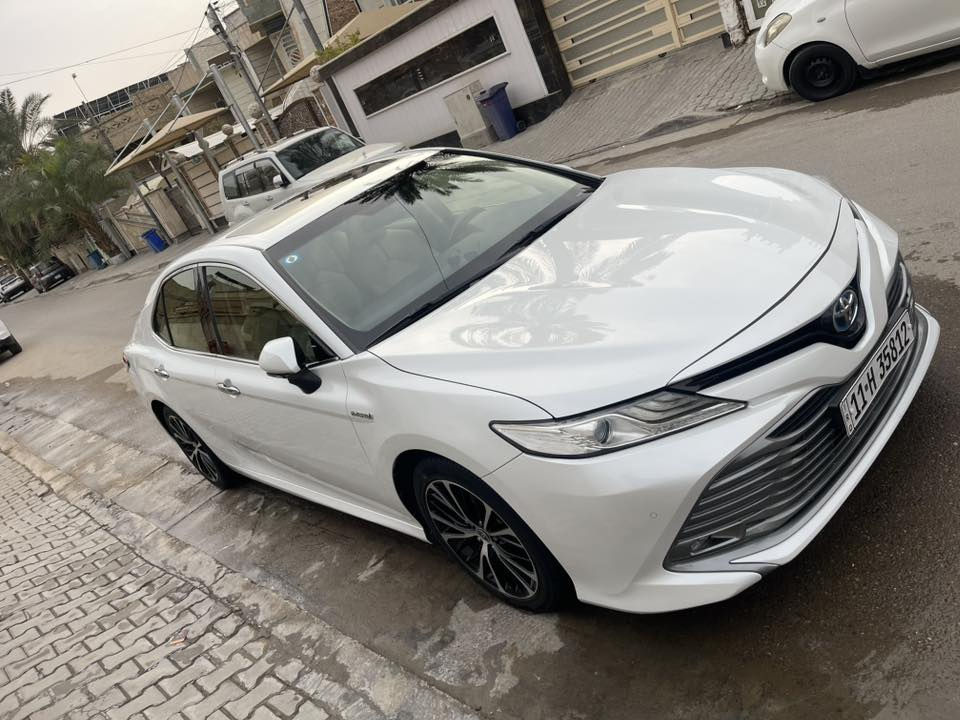 السلام عليكم للبيع كامري مديل 2020 خليجي شركه SAS فول مواصفات 1/1 محرك هايبرد وبانزين السياره ماشيه 72 باسمي تحويل ثاني يوم السعر 210 وبيه مجال مكان السياره الاعضميه شارع الضباط للاستفسار ***********
