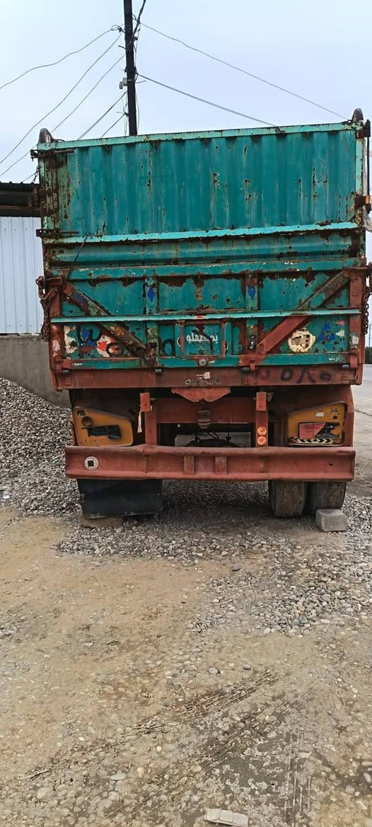 للبيع مقطوره حداديه طول ٧ونص رتفاع 185 دناكير لقوه   صينيه 110  تواير الگدام طخم جديد 24  الوره نص عمر؟+سبير  جاهزه  مكان موصل الاتصال على الرقم ***********
