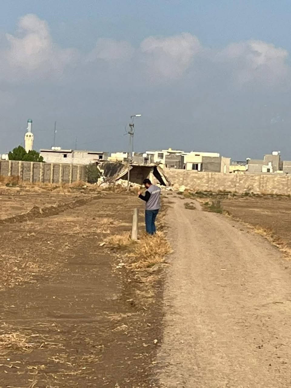 متوفرة قطع للبيع طابو صرف توزيع ( الامن الوطني ) 
- طابو الغزالية 
- ضريبة حي الجامعه
- بلدية المنصور 
- مفروزه ➕مثبته الحدود 
📍موقعها / الغزالية البكرية نهاية شارع المرور.❤️
- تحتوي شارع 15 و شارع 20. و شارع 10 
مدخل المنطقه / من السريع الدولي ➕شارع المرور

الاراضي تكون مخدومة من قبل شركة 
شاملة (ماء + كهرباء + مجاري  + تبليط  ) 
🛑تحويل مباشر .
للاستفسار الاتصال بالارقام / 
  ابو ديما 😘***********

او زيارتنه / غزاليه شارع المشجر 

#احمد السعود للاستثمار العقاري 
 #الغزالية #العامرية #الخضراء #حي_الخضراء #المنصور #عقارات #منازل #بيوت_للبيع #بغداد #الكرخ #العراق #منزل #بيت_للبيع #اعلان #للبيع
