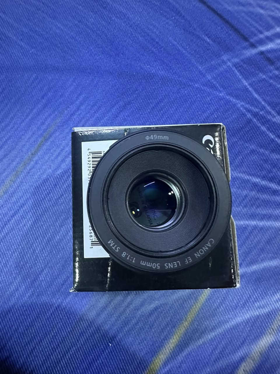 عدستين كانون الأوله 24-70 فتحه 2-8 اصدار ثاني  سعرها 250 وبيها مجال عدسه ثانيه 50 ملم فتحه 1-8 نضيفه كلش سعرها 100 مكاني بغداد مدينه الصدر رقمي ***********
