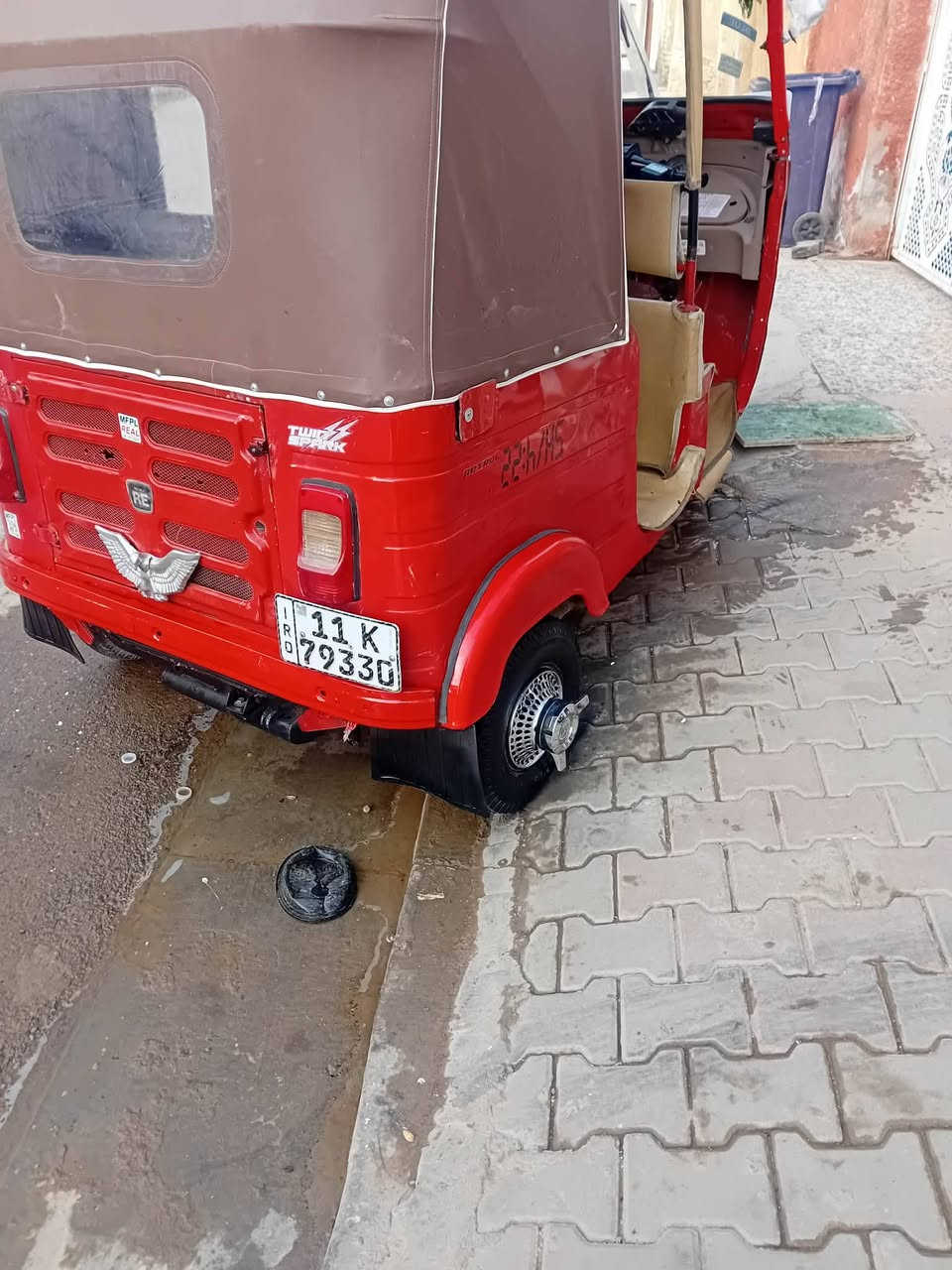 السلام عليكم تكتك للبيع موديل 2018 شهر 12 سنوية ورقم نكليزي تحويل ثاني يوم  جاهزه عنوان بغداد الحسينيه الراشدية مكلف بنشر ***********
