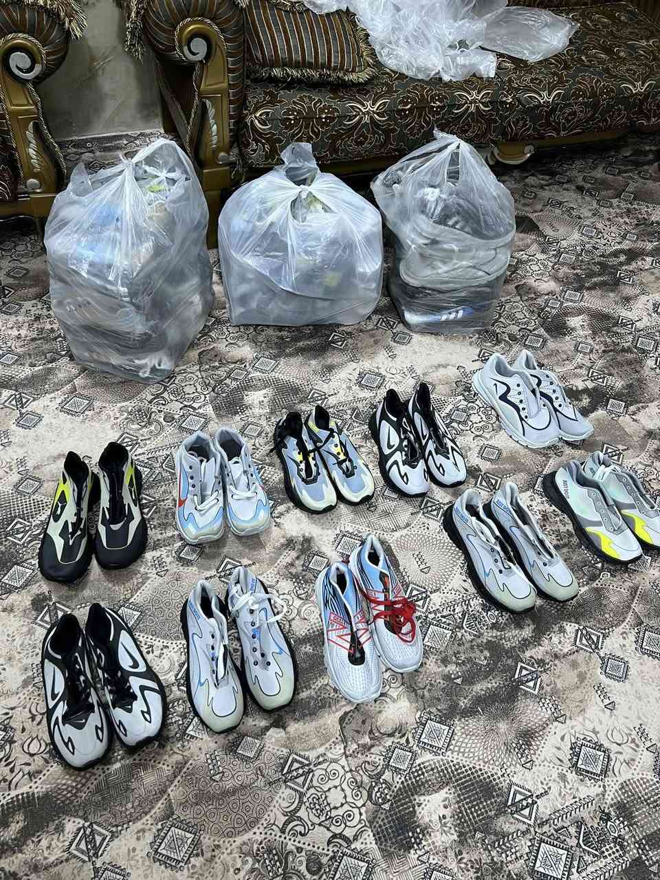 السلام عليكم
عرض نار 🔥تصفيه محل قبل العيد 
احذيه شبابيه
قياسات من40الى 45
سعر الزوج 3500ثلاث الاف دينار ونص خصم من الاخير 
اصحاب المحلات والبسطيات 
الموقع المدحتيه قرب كراج الموحد
📍ملاحظه العدد 40زوج
البيع 5ازواج فمافوق
***********
