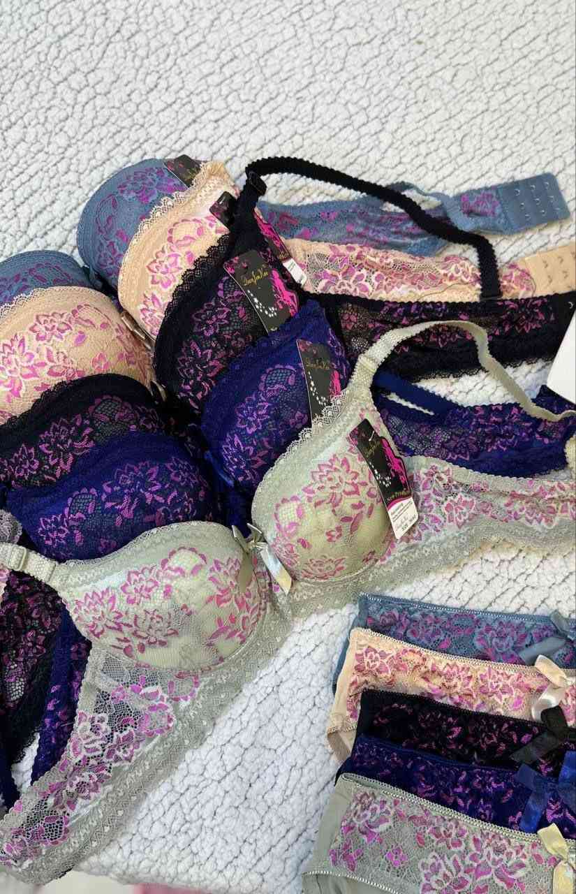 #جديدنا لاينتهي👙
سيت ملابس داخلي نسائي👙
لانجري طقم (ستيان + أندر ) 
درجة اولى…كوني مميزه
باختياريك موديلات جديدة
وجميلة 💞
حمالة دبل اسفنج عظم 
كوالتي عالي وخامة راقية✔️
✨ تركي درجه اولى 💯🇹🇷
✨مريح جدا بالبس  
✨وتسمح بمرور الهواء 
كل الألوان متوفرة 😍 🔥🔥
افتحو الصور واستمتعو بالألوان.         والخامة تحححفة 😍
والقياسات /36-38.                                                                                            
السعر السيت 7 الف


**إذا كنت صاحب هذا الإعلان وتريد حذفه لأي سبب، رجاءا أرسل رسالة إلى الدعم الفني**