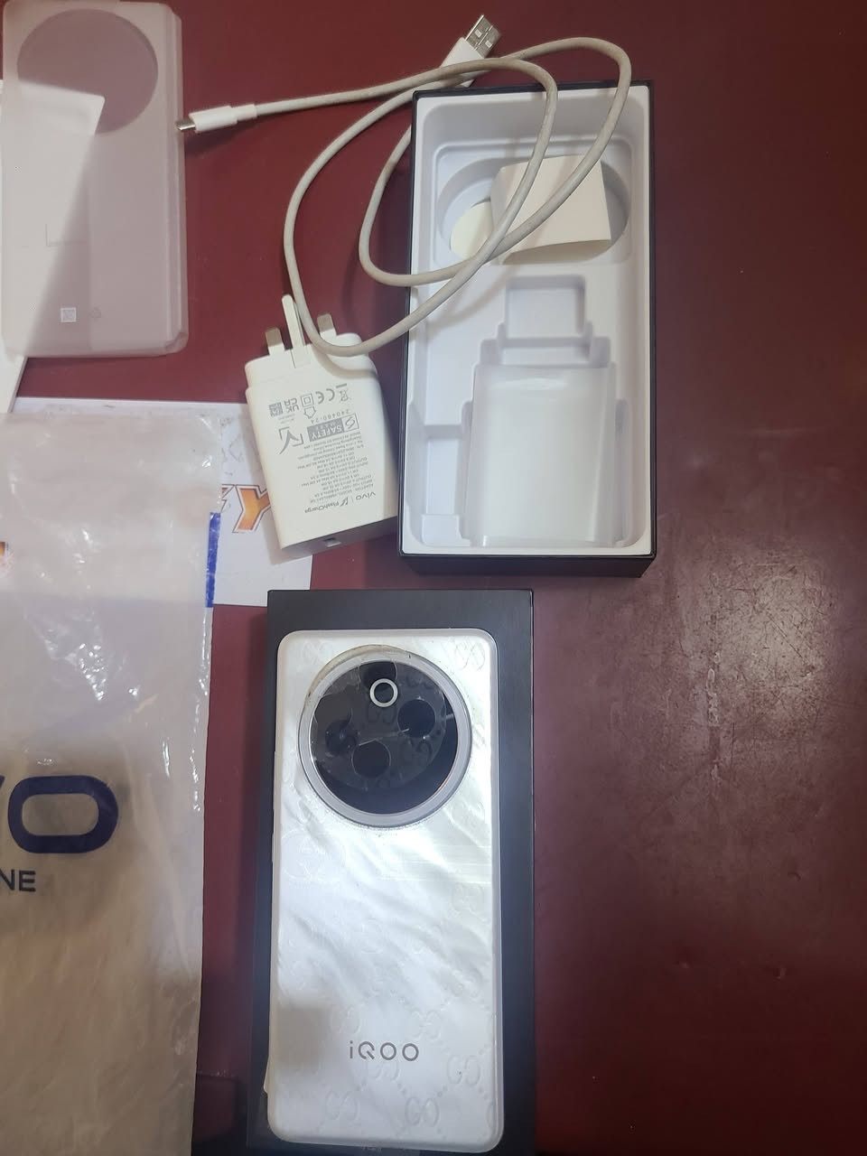 جهاز نظيف جدا للبيع وحسب ماموضح بالصور بشرط الفصح والتشغيل السعر 300 كربلاء حي  الغدير قرب مركز شرطة الغدير رقم موبايل ***********
