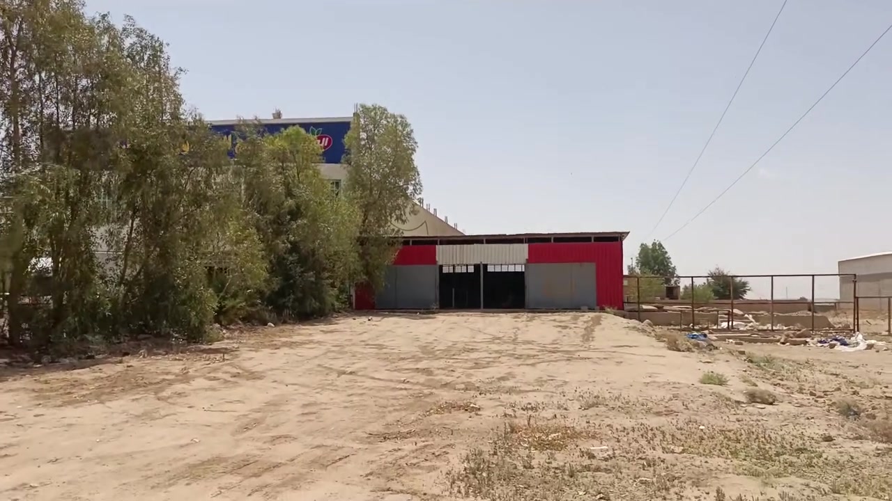 قاعة في الرمادي 
السبعه كيلو مجاور مجمع السعدون التجاري 
المساحة ٣٠٠ متر الوجوه ١٥ النزال ٢٠ 
للاستفسار اكثر الاتصال على الأرقام التاليه 
***********
***********
