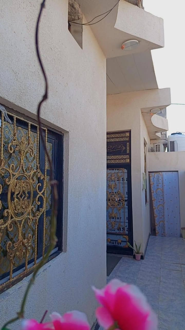 بيت للبيع مساحه 100متر طابو زراعي اصولي ميه بلميه سند 25بناء درجه اولى كونكريت مكانه ابو الخصيب كوت ثويني البيت حديث مرتب مثل ماواضح سعره 65 
اللاستفسار ***********
