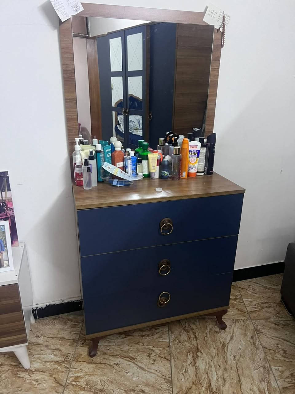 غرفه شبابيه سعرهه ٦٠٠
غرفه نوم سعرهه ٦٠٠. ميز تلفزيون جبير سعره ١٠٠
نظيفات جدا مابيهن اي ضرر
مكان حي القاهره


**إذا كنت صاحب هذا الإعلان وتريد حذفه لأي سبب، رجاءا أرسل رسالة إلى الدعم الفني**