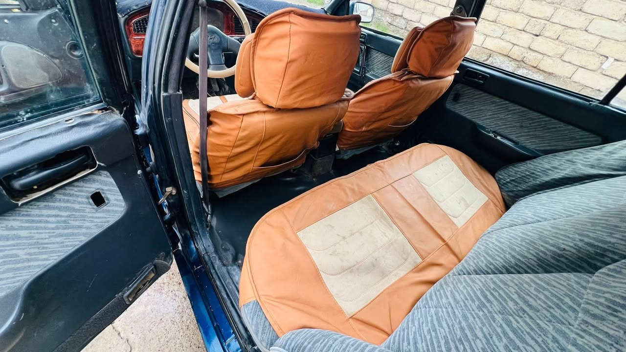 اللنترا دمعة مسجلة رقم دولي بأسمي شرط التحويل وهزة جديدة قبل ١٥ يوم گير ومحرك وتبريد وتدفئة شرط وكافة الكهربائيات شغالة مسجل جديد فقط بيها خياسات ودعاميات مثل ما موضح بالصورة السيارة حلوة واسافر بيها محافظات ترايك وين ما تريد 
السعر 28 وبيها مجال 

للاستفسار اتصل : *********** 
***********
خاص مفتوح
