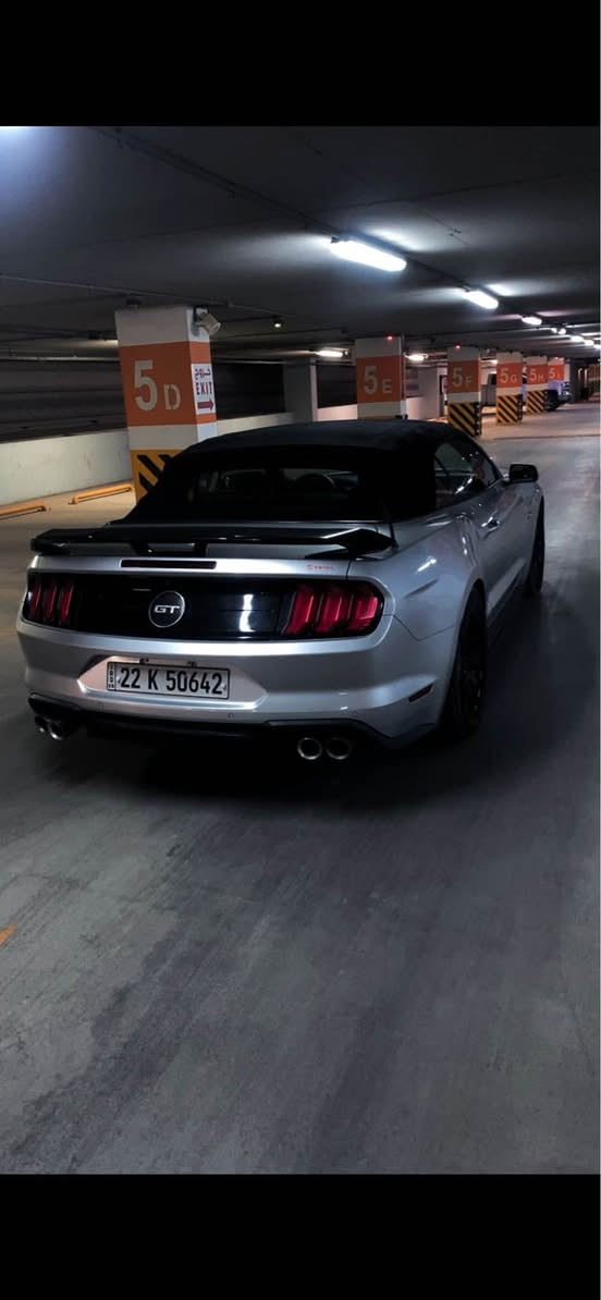 فورد موستنك 2018 كشف  GT  
 8 سلندر فول مواصفات  
ماشيه 46 الف رقم اربيل كلشي جديد لوحات و سنويه و هزه و بيئه و فحص براد كلهن
صدر وتايرات ووياله و باتري كله جديد
حادث امريكا صبغ بنيد و بلعراق صار بيها جاملغ خلفي بدون دواخل حادثها خفيف 
السعر 168$ ورقه
السياره مكانها بغداد الاعظميه
 *********** بغداد, العراق

