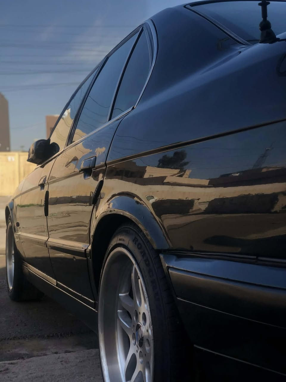 سعره 53 بيه مجال  بسيط بيع مستعجل  دبل ايربك دبل جكمجه دخله كله جلد داخله ضاج مريات كهرباء  تبريد تدفئه شغال   Mدوسات Mدعاميه Mشاشه كامره طخم امامي وخلفي جديد تبريد قطعتين  كهربائية كله  شغال ABS شغال زرع عدسات مل لاندكروز ابو خط برده خلفي عطر  M دركه M كيجات جديد باتري جديد 100 امبير ارقام جديد كابون تحويل شرط ايرفلو جديد شوته رياضي السياره كامله ما بي براغي نقص  ومجال اربع جامات كهرباء   موديل 89 محدث بل كامل 93 اصل السياره 525 كير ومكينه 20 ويه الضفيره اكسل 525 سحب فول التواصل ***********.  او *********** كيجات جديد باتري جديد تايرت
