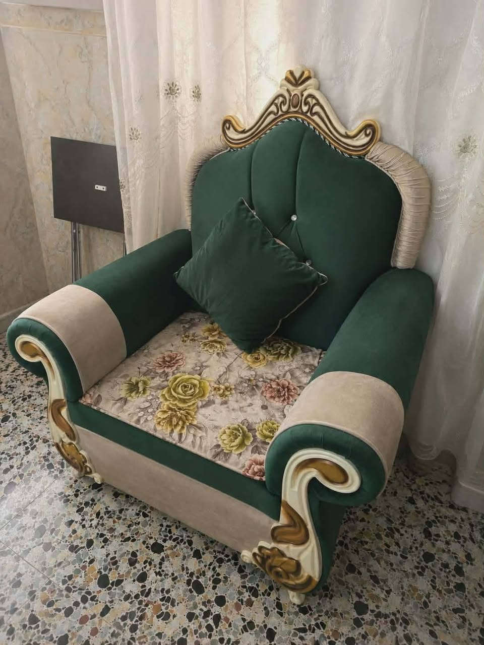 تخم 10مقاعد اخو جديد نضيف مابي اي ضرر سعرهه ب400 وبي مجال كربلاء الروضتين


**إذا كنت صاحب هذا الإعلان وتريد حذفه لأي سبب، رجاءا أرسل رسالة إلى الدعم الفني**
