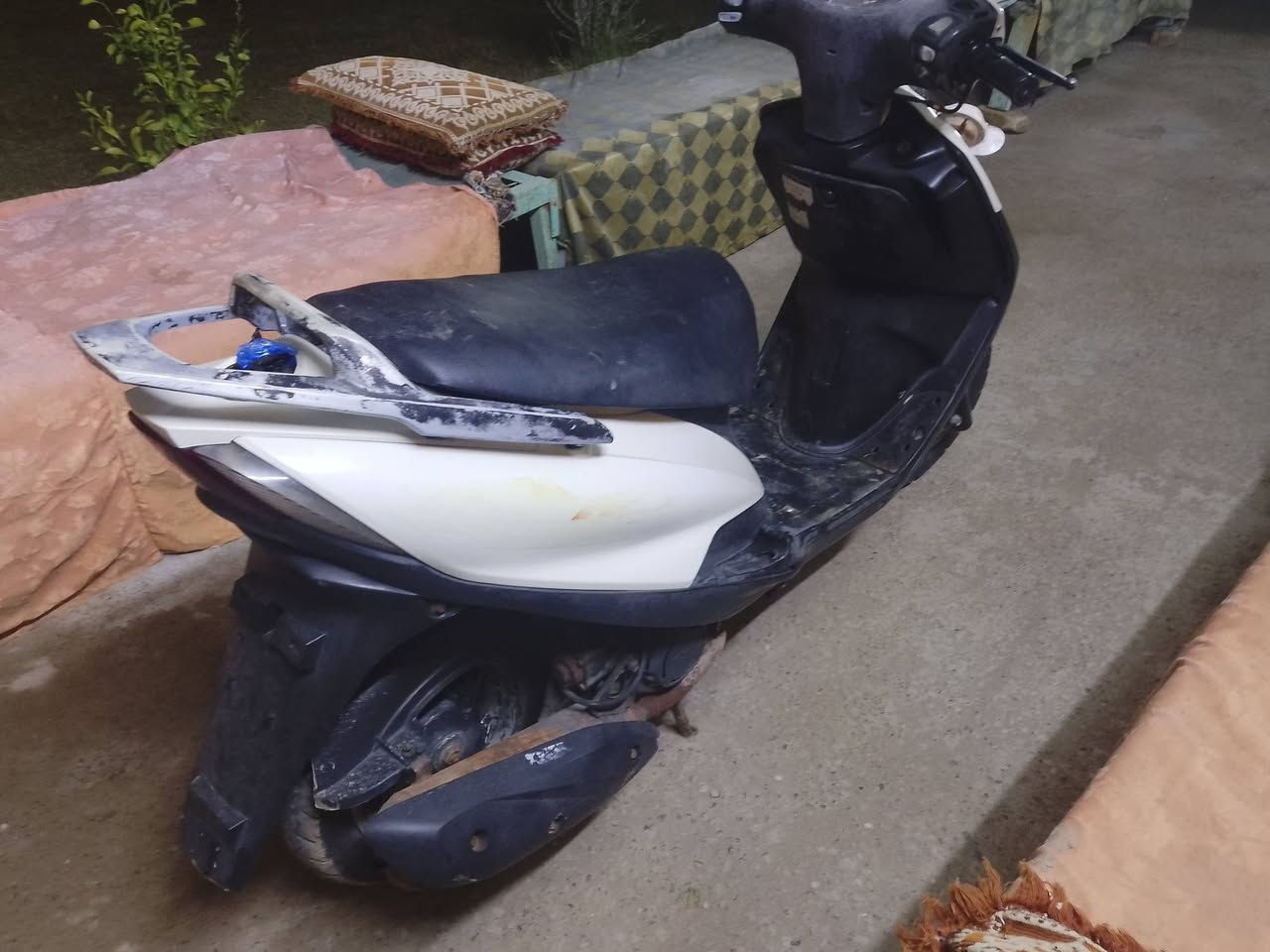 للبيع 
ماكس ثعلب 
دراجه كفالة اي نقص مابيهه كامله 
سعر 500 
شراي خابر اخليك على راسي 
***********
