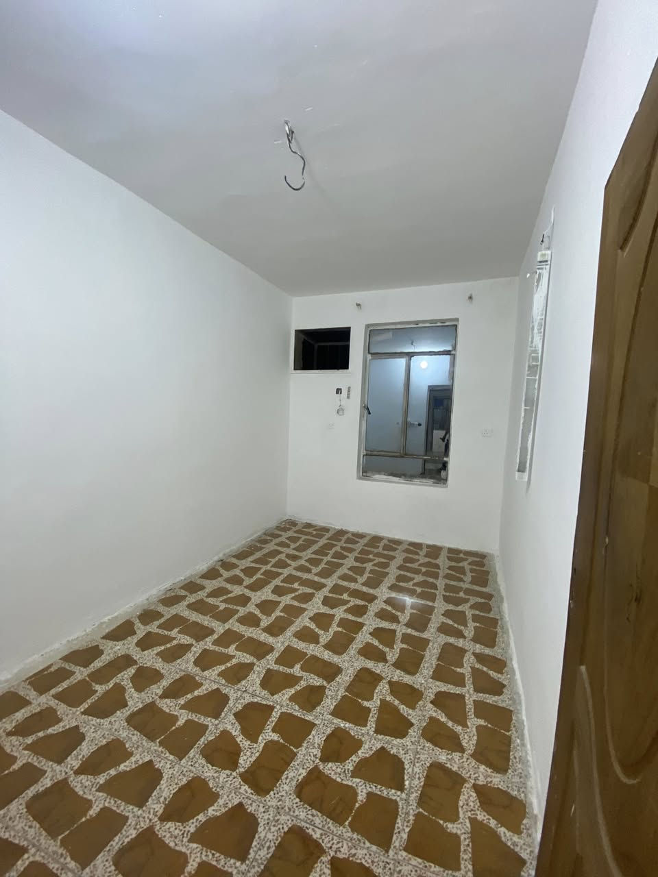 دار للإيجار للسكن ( عائله) او تجاري. ب ٥٠٠ الف قفل
الاعظمية - شارع ٢٠ - على الشارع العام 

يحتوي على صاله + مطبخ مشترك 
حمام 
غرف نوم عدد (٤) 
البيت مسحاته ٤٠ متر 

للاستفسار : 
***********
