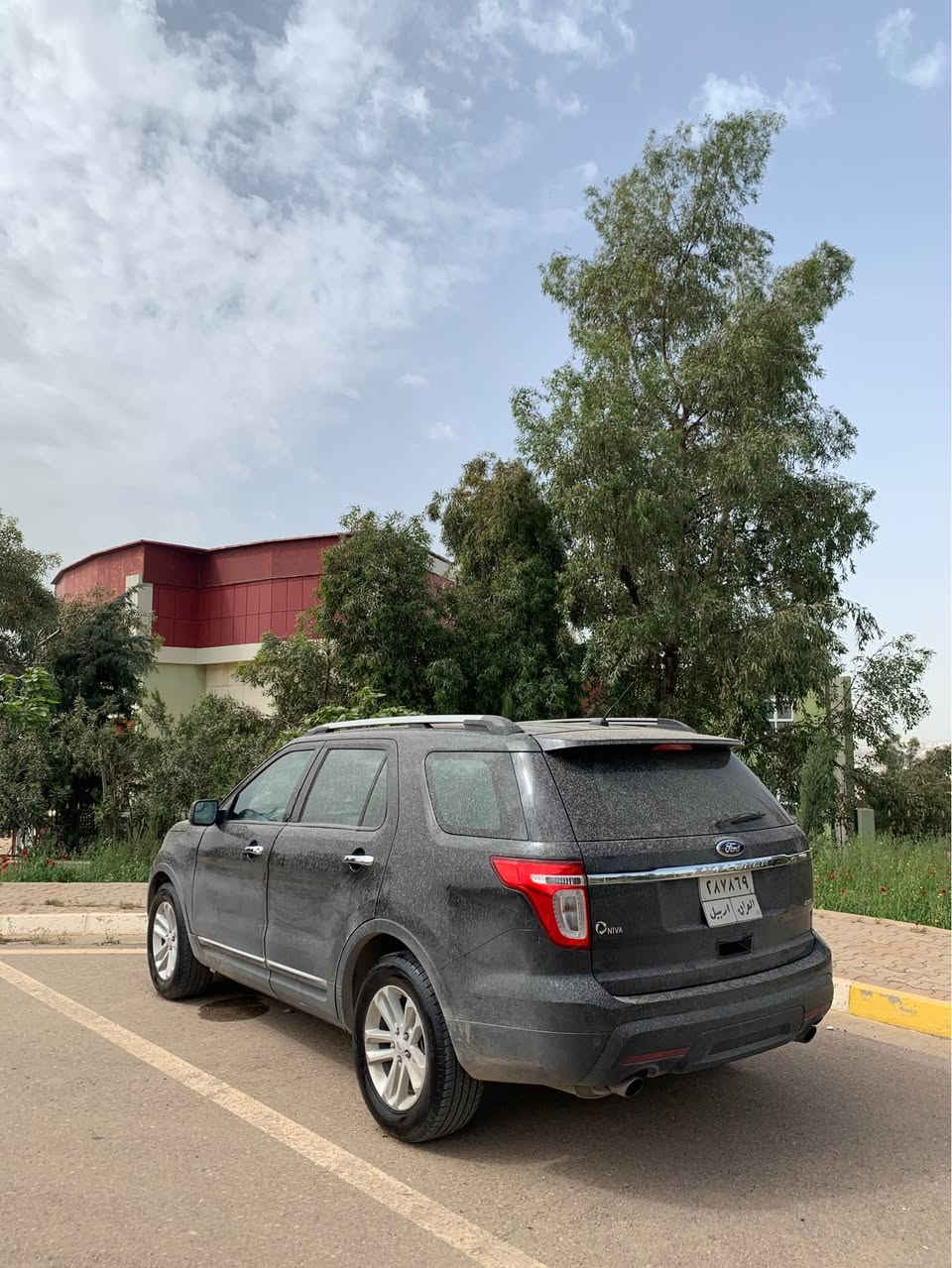Ford Explorer 2012 niva 
 خەلیجی ، سفری شەریکەی نیڤایە ، XLT 

چوار مۆدی لێخورینی هەیە ، سێ ریز کوشن , کوشن کارابایی ،  حەساس، تەحدید سورعە، سوکان ڤۆلیۆم ، لایت لید ،ئاوێنە کارەبایی ، دەبل ئەکسل 4x4, 
6 پستن حەجمی مەکینەی 3.5 لتر 
گێر و مەکینەی بێ عەیبە

218,000 km :ماوەی ڕویشتن

٣ پارچەی بۆیاغە 

سەیارەیەکی زۆر نەرمە هەیکەلی  زۆر جوانە و رێکە بێ موشکیلە ، سیعری ١٣٩ و مەعامەلە  

فورد إكسبلورر 2012 نيفا
خليجي، فئة XLT، شراكة نيفا.

بيها 4 أوضاع قيادة ، 3 صفوف مقاعد، کوشین كهربائية، حساسات، تحديد سرعة (كروز كنترول)، تحكم بالصوت من المقود، لايتات ليد، مرايا كهربائية، دبل أكسل 4×4.
٦سلندر حجم ٣.٥ لتر

ماشیە: ٢١٨،٠٠٠ کم
 ٣ قطعة  سبغ 

السيارة ناعمة جداً بالسواقة، هيكلها جميل ومرتب، وما بيها أي مشاكل، جاهزة للاستعمال.

السعر 139 ورقة و بيها مجال .

ژمارەی مۆبايل:

0782 460 7826
0750 460 7826 أربيل, العراق

