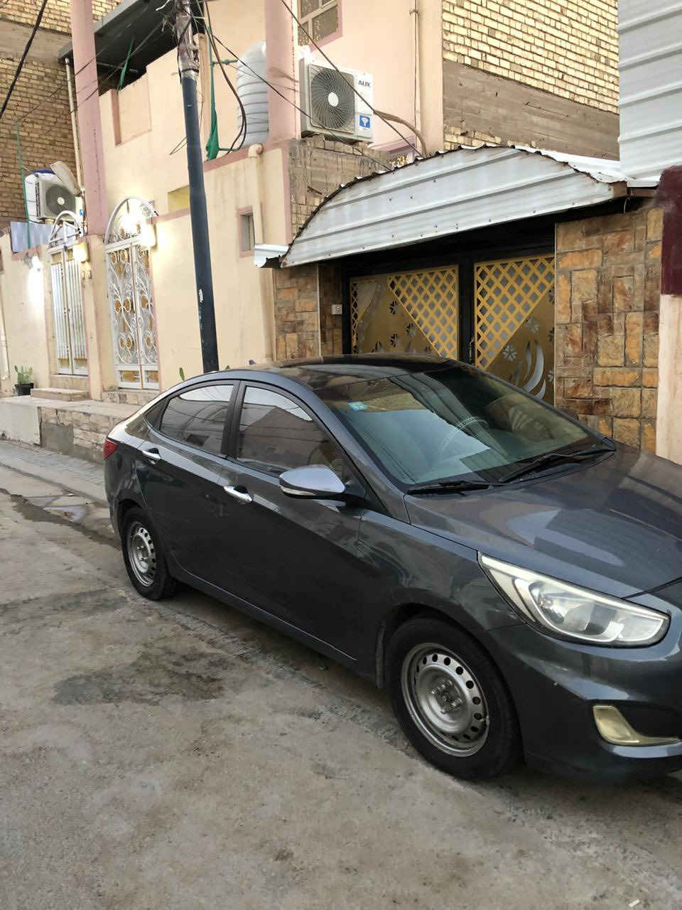 اكسنت 2013 محرك 1600 قطرتين خليجي رقم ذي قار دولي بأسمي فول عدى الفتحه بيه قطعتين جاملغ وباب الخلفي  السعر 85مكاني النجف ***********
