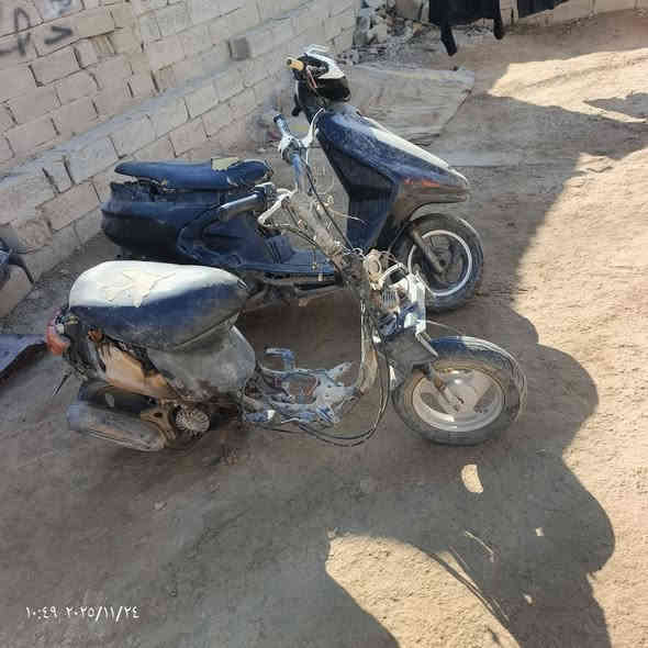 السلام عليكم دراجات عدد2
الفراشه شغاله بس ماتمشي او بطه من زمان مامشتغله قيم وخذ بل يرضي الله ***********
