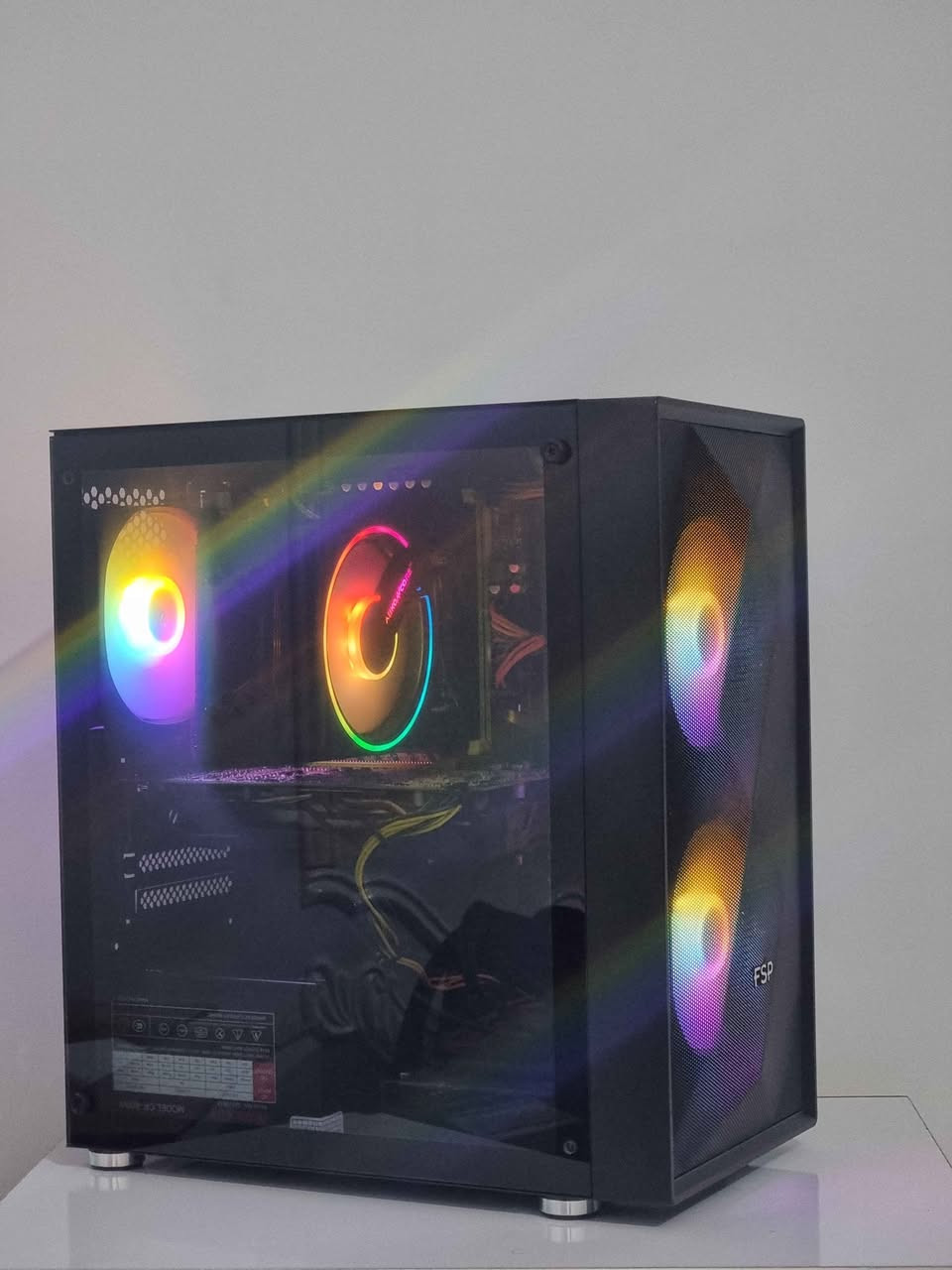 المواصفات:

• المعالج: Intel Xeon E5-2650 v4 ‏12 نواة (أداء قريب من Ryzen 5 3600)
• كرت الشاشة: AMD Radeon RX 580 ‏8GB
• الرام: 16GB DDR4
• التخزين: SSD ‏256GB سريع
• الباور: 600W

يشغل ألعاب مثل GTA V و Warzone و Fortnite و Valorant بدون مشاكل.

الجهاز نظيف وجاهز للاستخدام. كربلاء, العراق


**إذا كنت صاحب هذا الإعلان وتريد حذفه لأي سبب، رجاءا أرسل رسالة إلى الدعم الفني**