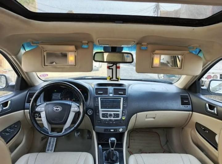 السلام عليكم
( مكلف بل نشر حبي خابر رقم )

للبيع بي واي دي خليجيF7   موديل 2014 رقم جديد هزة وفحص جديد تحويل ثاني يوم ،  وسنوية جديدة ل2030
دفتر بنزين موجود تبريد ثلج ❄️ تدفئة نار 🔥 محرك 20 ✈️ كير بشرط  ومحرك بشرط لا صرف ولا بخار سيارة بدون حادث وبدون صبغ مجرد تعديل بارد بسيط بمكانين
 سياره فول مواصفات بس كير عادي 1/1 اعلى فئه كشنات جلد كهرباء دشبول لونين ايباد بلادي كبير كاميرة خلفية و بصمه تشغيل عن بعد وتبريد شاشه وتحكم سلايت وابواب بصمه واشاير بالمري 💯 صدر امامي خلفي جديد كله بشرط ، تايرات جديدة سيارة  جاهزة بدون نواقص📦 سعر 70 💵 بيها مجال للطيبين شراي استفسار على رقم 📞  ‏0770 793 0582‏ 
مكان سيارة
صلاح الدين /طوز خورماتو
