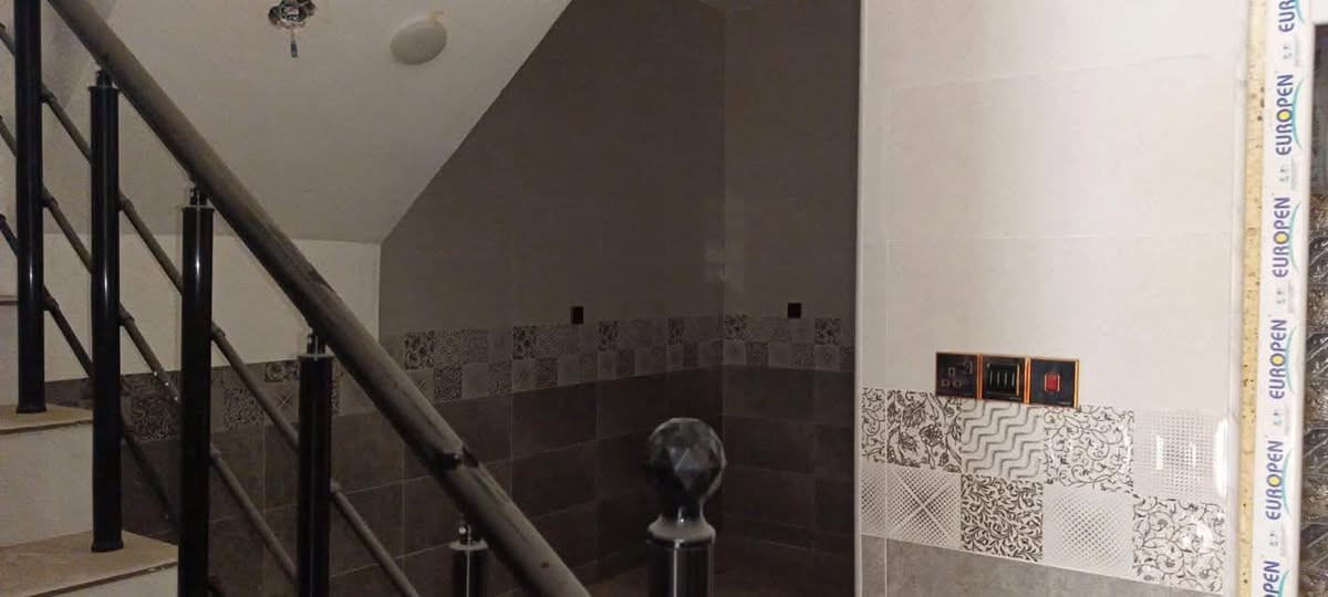 السلام عليكم
دار للبيع مساحة 50 متر واجهة 5 ونزال 10 طابقين حديث مدخلين

للاستفسار واتساب

*********** ابوعلي

*********** ابومحمد
