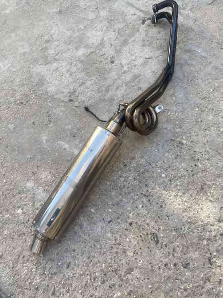 السلام عليكم صالصنه تي ماكس كامله هيه والبطيخه والحساس مال صالنصه ترهم على ال8 وال11 وعتقد 14 هم  ماركتها معروفه مابيه لحيم 
قيم واخذ رقمي ***********
