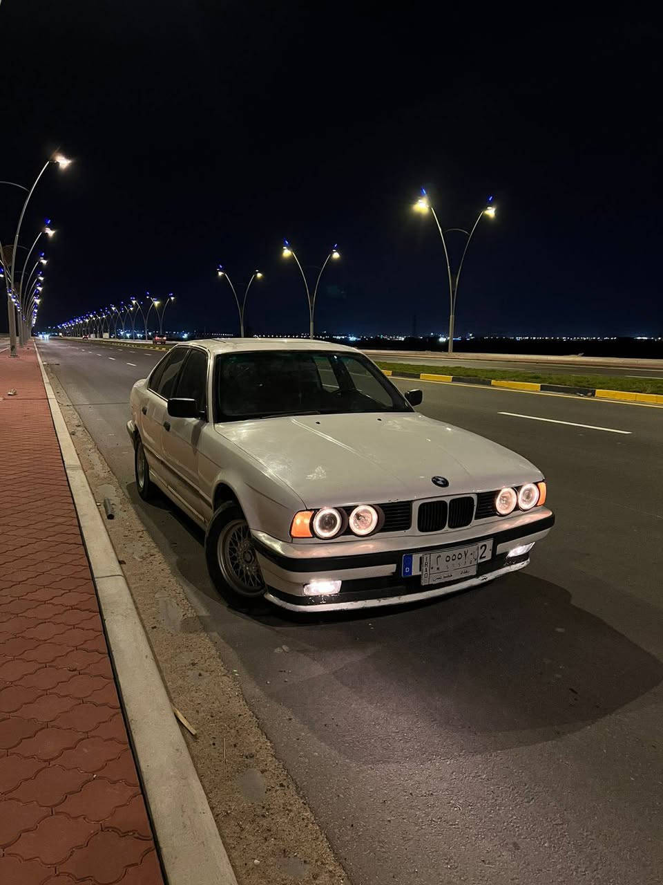 سلام عليكم بي إم 525 مكينه وكير خير من الله  تبريد ثلج كهربائية كله شغاله سنتر لوك رقم بغداد مميز سنويته  نتهت بشهر ١١ شرط التحويل سياره كلش حلوه ومرتبه داخله جديد مكانه بصره أبو لخصيب السعر ٤٦ وبيه مجال  
***********
