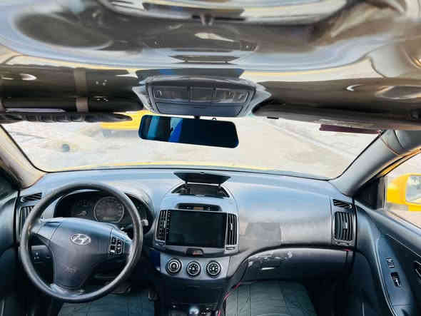 سلام عليكم للبيع النترا موديل 2009 وارد امريكي ضررها الجامرلغ الامامي وشويه بالغد فقط بدون شاصي باقي السياره ليبل واحد حجم المحرك (2000) رقم ديالى دولي بسمي هزه جديدة سنويه جديدة ( 2030) كير مكينه تبريد تخم تاير صدر امامي خلفي كله جديد خير من الله سيارة كل كهربائياتها شغالة سيارة جديدة ربع ما تصرف عليها بس ستر ربك يرهم مراوس حسب القناعه النترا مضلع كورلا عادي حسب القناعه. 
السعر/ ( 98 وبيه مجال بسيط). 
الرقم الاول/ ( ***********). 
الرقم الثاني/ ( ***********).
