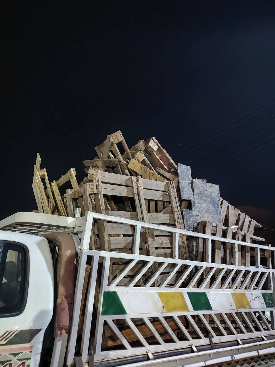 حطب للبيع مكاني مناذره ***********
