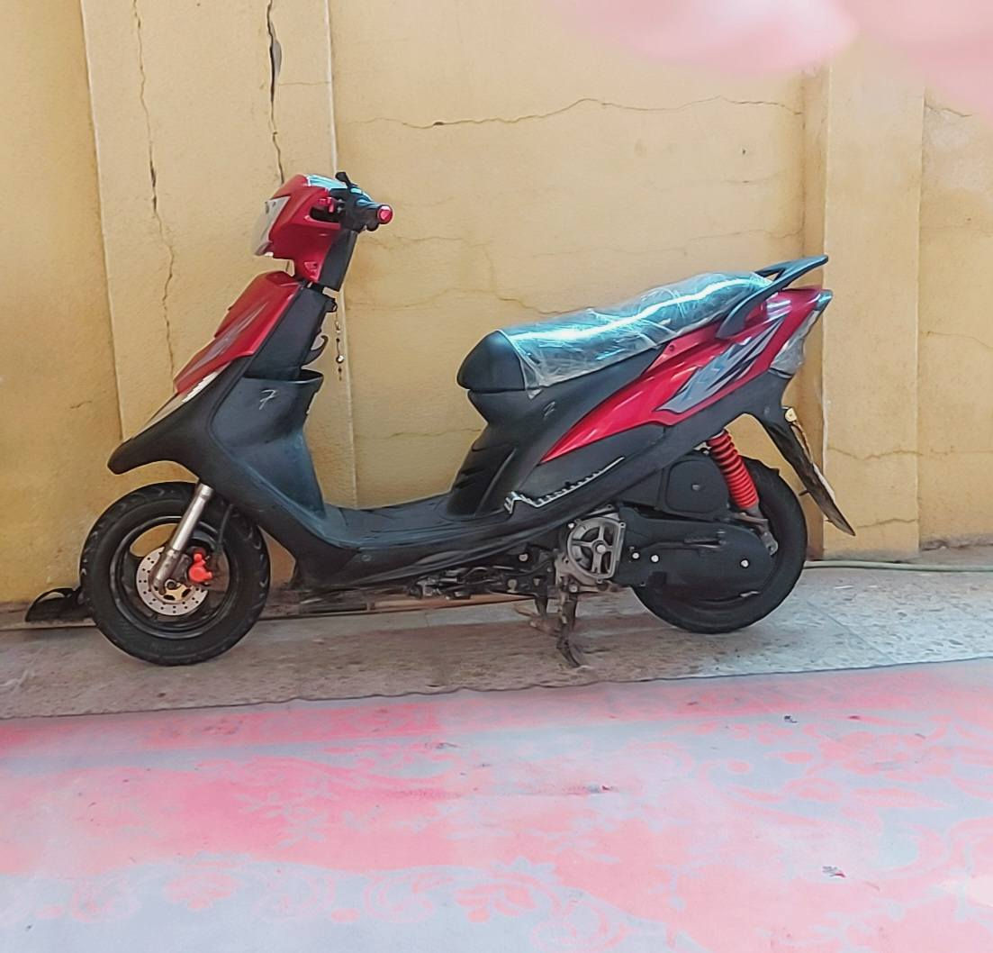 دراجه ماكس عدله بلادي محرك مامفتوح دراجه  طافيه متروكه. صار شهر  لن عدي دوام وتاركه تجي وشوفه أوراقه كامله منفيس هم موجود ومحتاج إذ مو شراي لاتعبني رقم الهاتف *********** واتس بي بغداد سبع البور شارع الفوج الفارس, صلاح الدين
