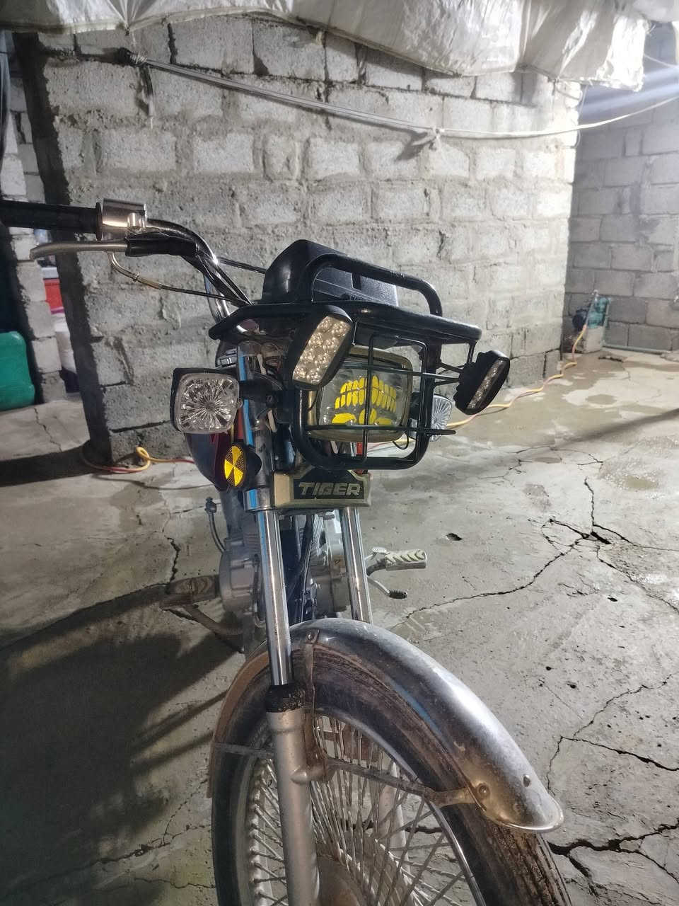دراجة تايكر موديل 21 دراجة مابيه اي خلل دراجة كفالة عامه
محرك جدا نظيف ما ابي اي خلل مع مضروب اي صبانه وايرمانيه كلها شغاله لايتات زينون السعر التواصل الخاص اذا موشراي لا تجي خاص
***********
واتساب موجود
***********
